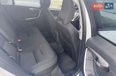 Универсал Volvo V60 2016 в 