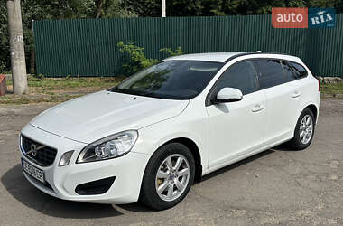 Універсал Volvo V60 2011 в Чернівцях