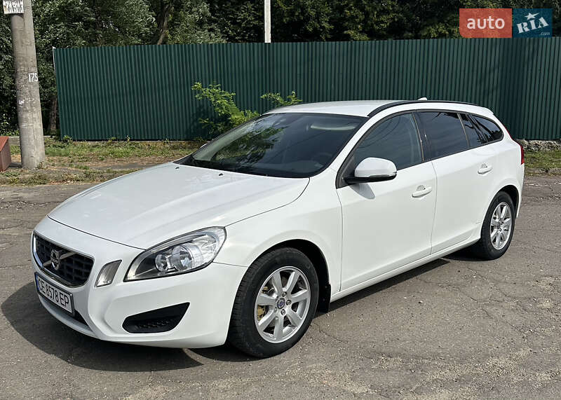 Универсал Volvo V60 2011 в 