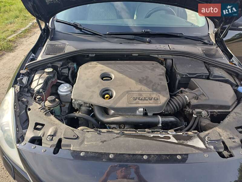 Универсал Volvo V60 2012 в 