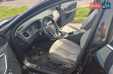 Универсал Volvo V60 2012 в 