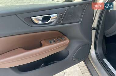 Универсал Volvo V60 2021 в 