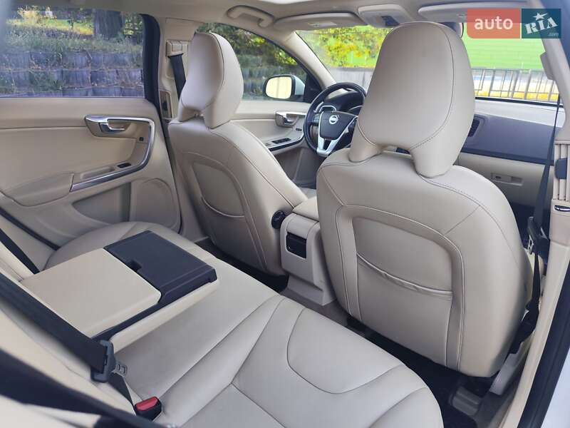 Универсал Volvo V60 2014 в Киеве фото 16 Универсал Volvo V60 2014 в Киеве