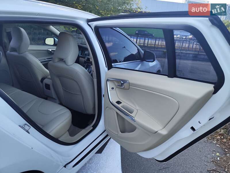 Универсал Volvo V60 2014 в Киеве фото 25 Универсал Volvo V60 2014 в Киеве
