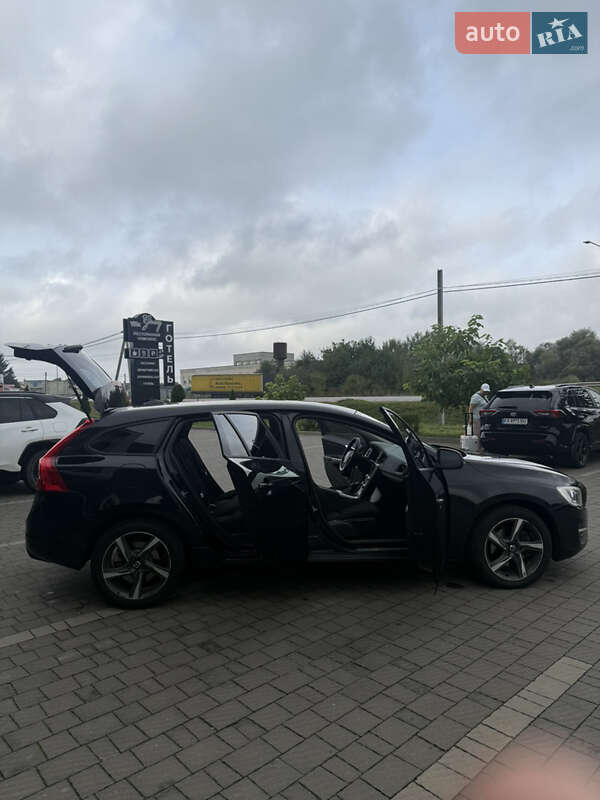 Універсал Volvo V60 2015 в Стрию