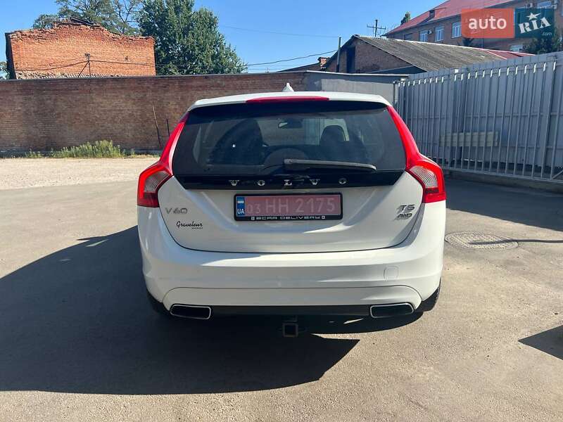 Універсал Volvo V60 2015 в Полтаві