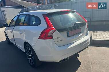 Универсал Volvo V60 2015 в 