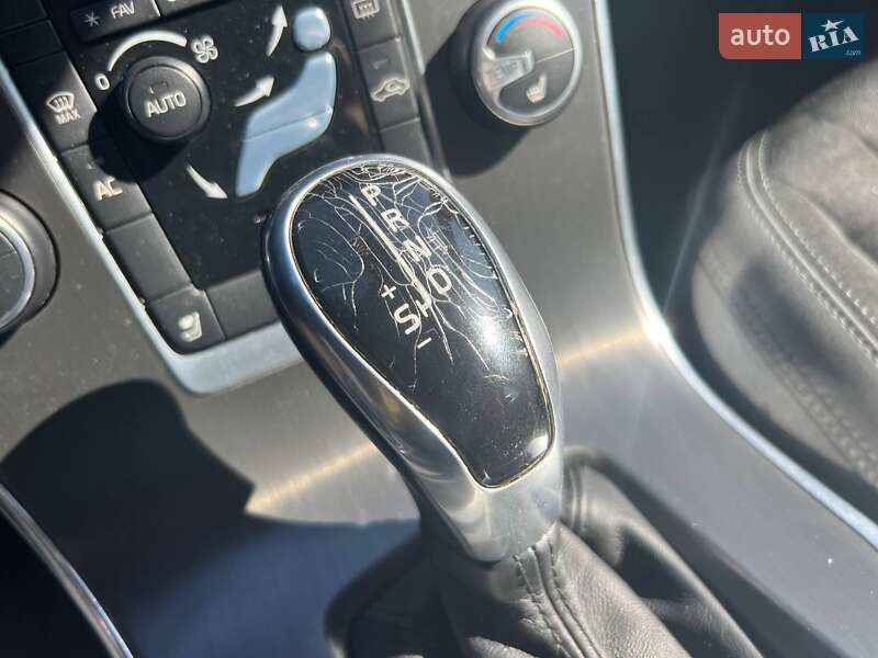Універсал Volvo V60 2015 в Полтаві