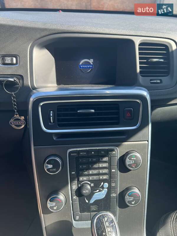 Універсал Volvo V60 2015 в Полтаві
