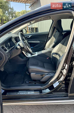 Универсал Volvo V60 2017 в 