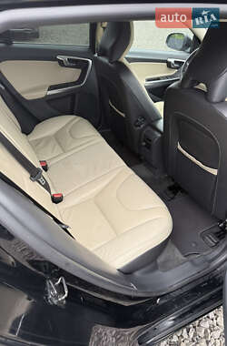 Универсал Volvo V60 2011 в 