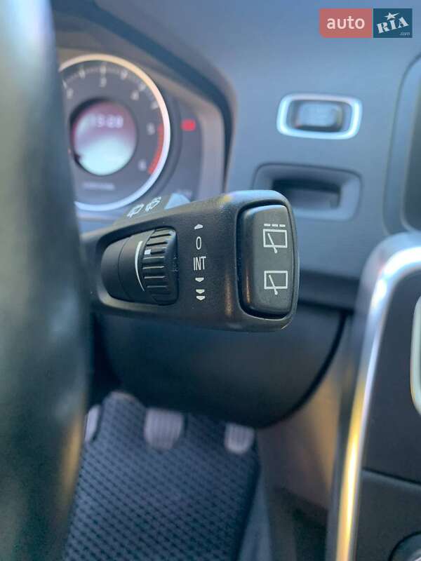 Универсал Volvo V60 2011 в Дрогобыче