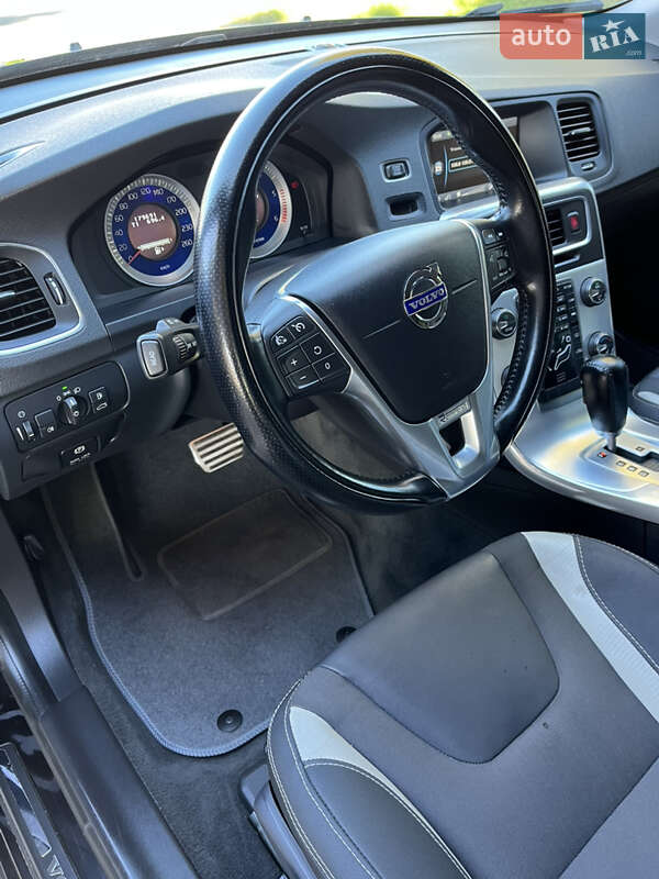 Универсал Volvo V60 2011 в Луцке