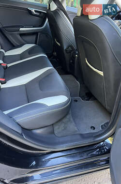 Универсал Volvo V60 2011 в 