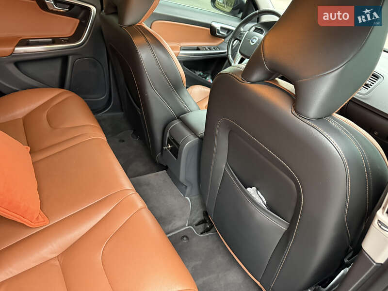 Универсал Volvo V60 2015 в Полтаве