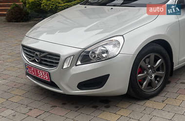 Универсал Volvo V60 2012 в 