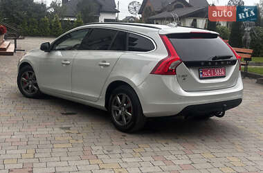 Универсал Volvo V60 2012 в 