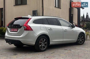 Универсал Volvo V60 2012 в 