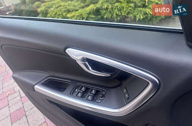 Универсал Volvo V60 2012 в 