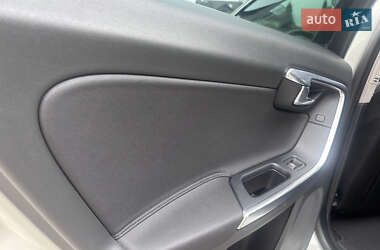Универсал Volvo V60 2012 в 