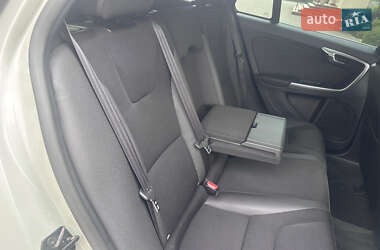 Универсал Volvo V60 2012 в 