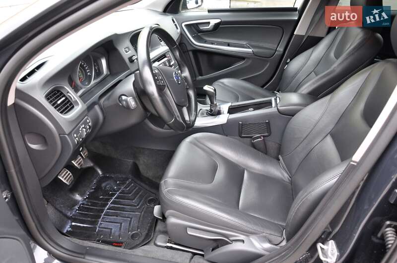 Универсал Volvo V60 2015 в Львове