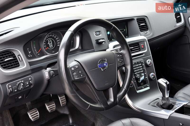Универсал Volvo V60 2015 в Львове