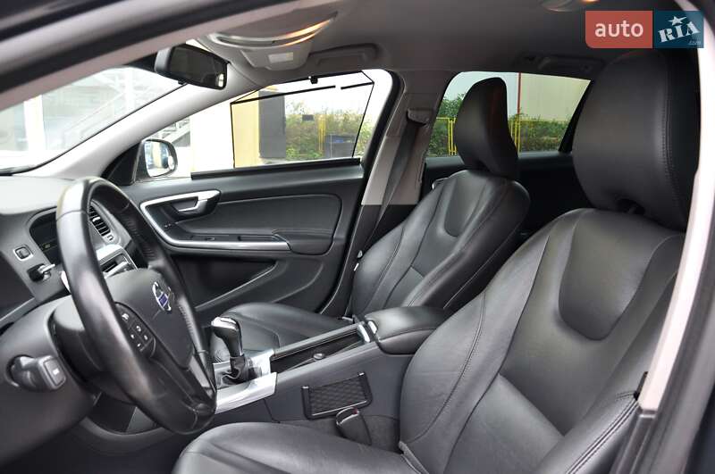 Универсал Volvo V60 2015 в Львове