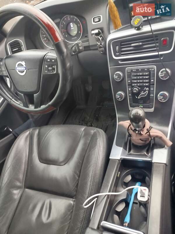Универсал Volvo V60 2011 в Николаеве