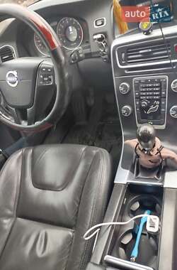 Универсал Volvo V60 2011 в 