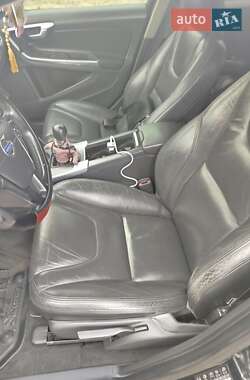Универсал Volvo V60 2011 в 