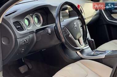Универсал Volvo V60 2010 в 