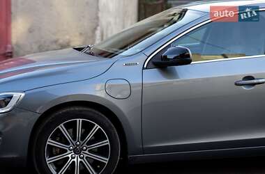 Универсал Volvo V60 2016 в 
