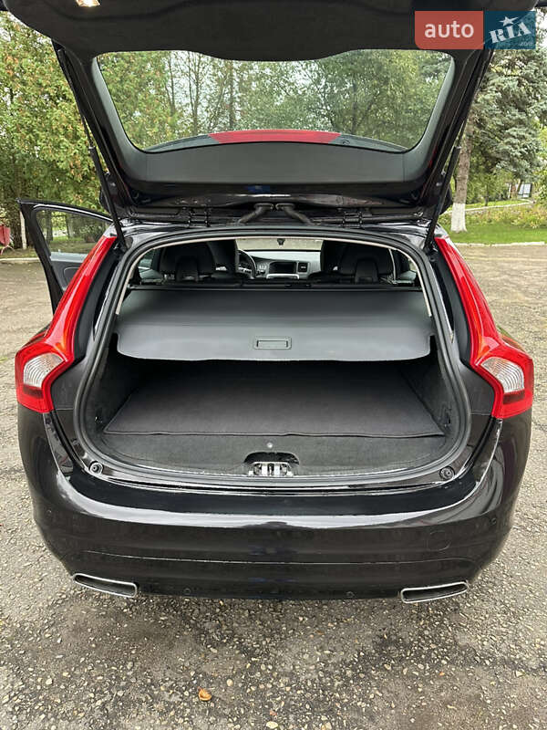 Универсал Volvo V60 2014 в Черновцах