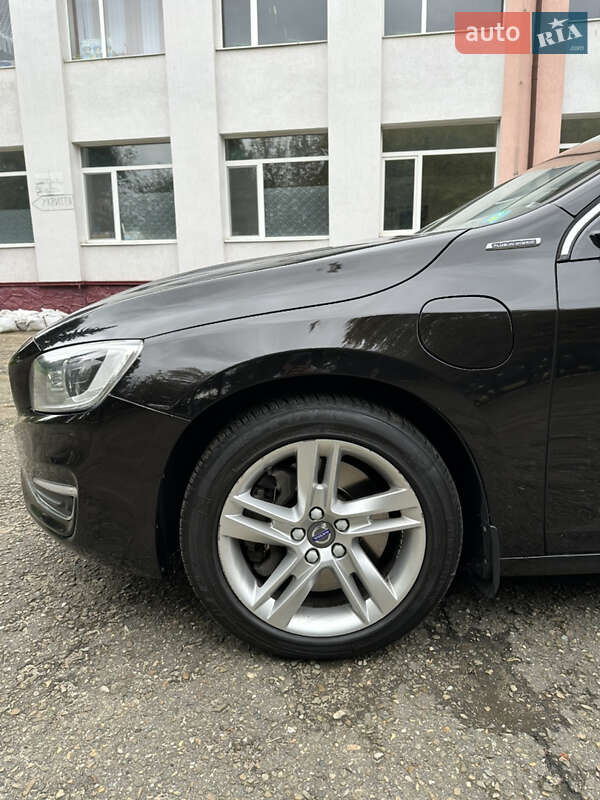 Универсал Volvo V60 2014 в Черновцах