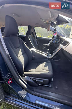 Универсал Volvo V60 2012 в 