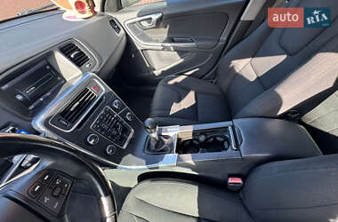 Универсал Volvo V60 2012 в 