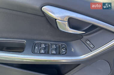 Универсал Volvo V60 2012 в 