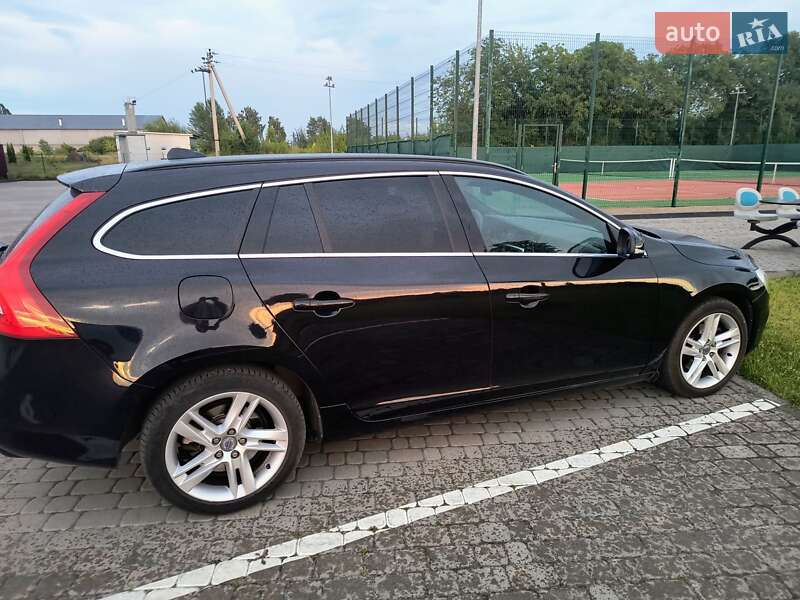 Универсал Volvo V60 2013 в 