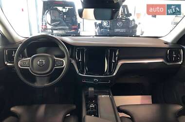 Универсал Volvo V60 2021 в 