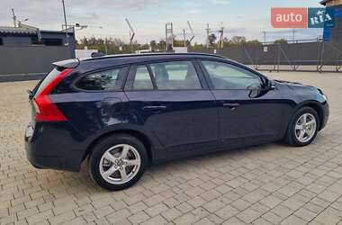 Универсал Volvo V60 2015 в 