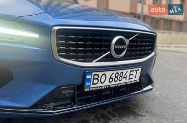 Универсал Volvo V60 2020 в 