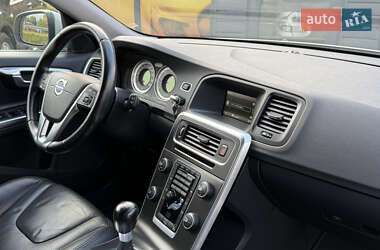 Универсал Volvo V60 2011 в 