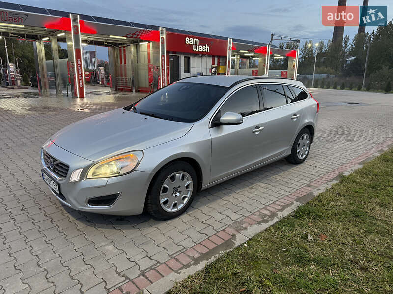 Универсал Volvo V60 2011 в 