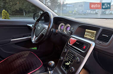 Универсал Volvo V60 2011 в 