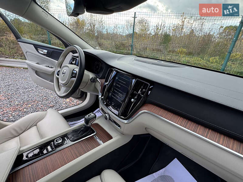 Универсал Volvo V60 2020 в Дрогобыче