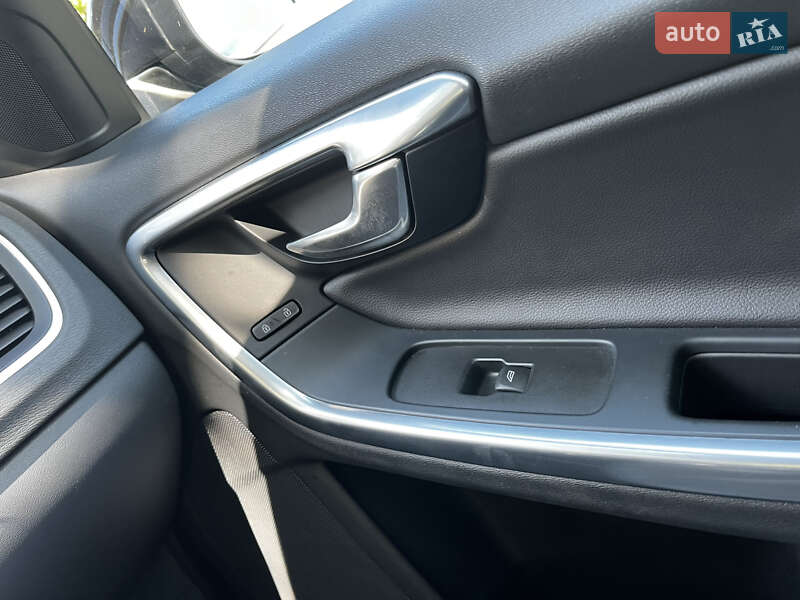 Универсал Volvo V60 2015 в Ивано-Франковске фото 11 Универсал Volvo V60 2015 в Ивано-Франковске