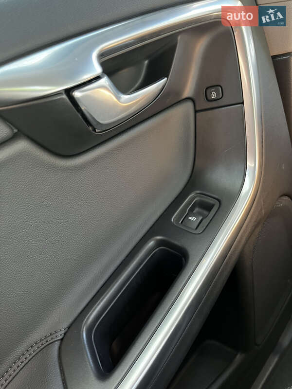 Универсал Volvo V60 2015 в Ивано-Франковске фото 16 Универсал Volvo V60 2015 в Ивано-Франковске