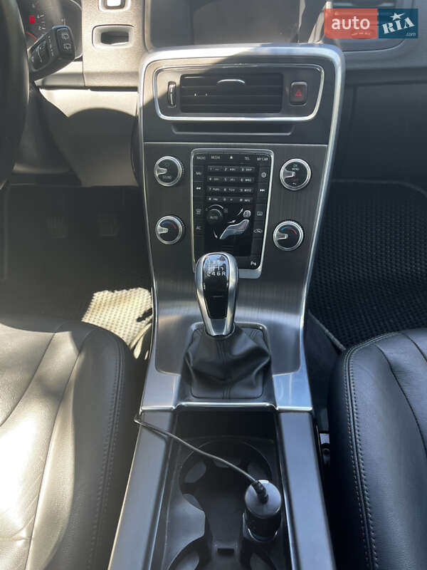 Универсал Volvo V60 2015 в Ивано-Франковске фото 20 Универсал Volvo V60 2015 в Ивано-Франковске