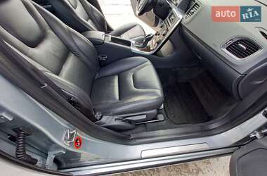 Универсал Volvo V60 2014 в 